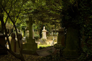 Beautiful Cemeteries: Highgate Cemetery - London, England